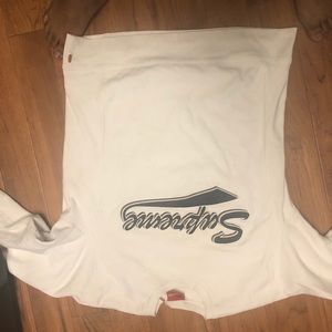 Supreme sweater‼️